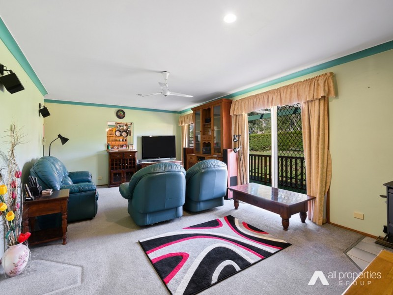 60-62 Merluna Rd, Park Ridge South QLD 4125