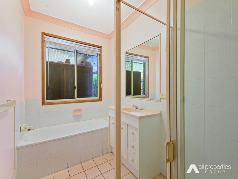 60-62 Merluna Rd, Park Ridge South QLD 4125