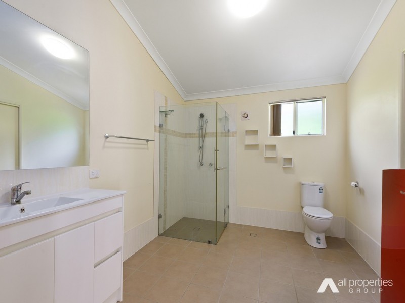 60-62 Merluna Rd, Park Ridge South QLD 4125