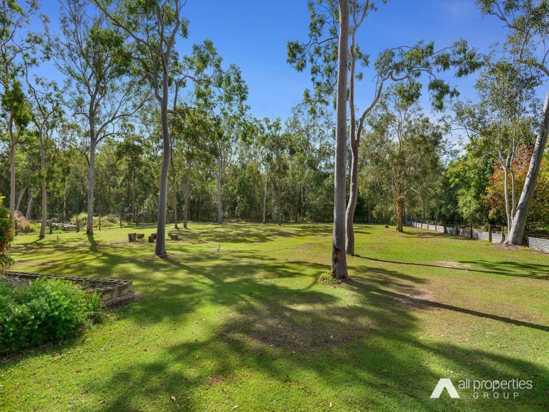 60-62 Merluna Rd, Park Ridge South QLD 4125