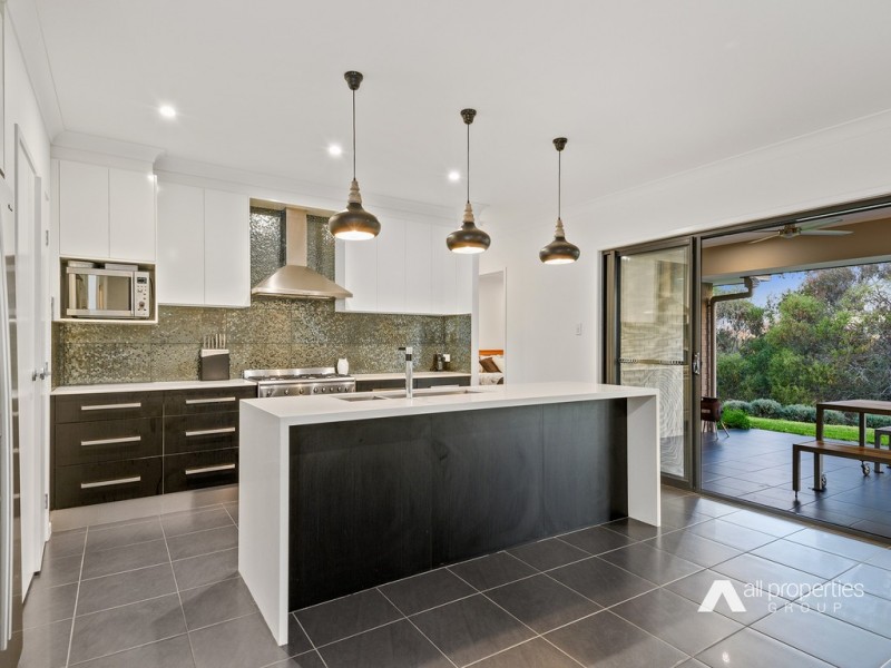 393 Bellbird Dr, Greenbank QLD 4124