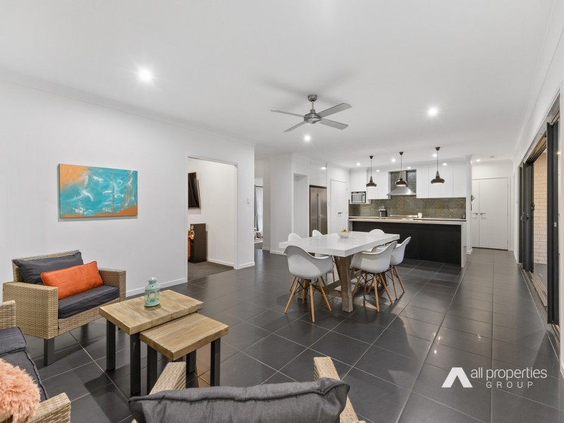 393 Bellbird Dr, Greenbank QLD 4124