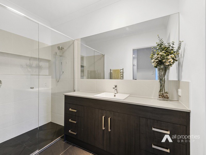 393 Bellbird Dr, Greenbank QLD 4124