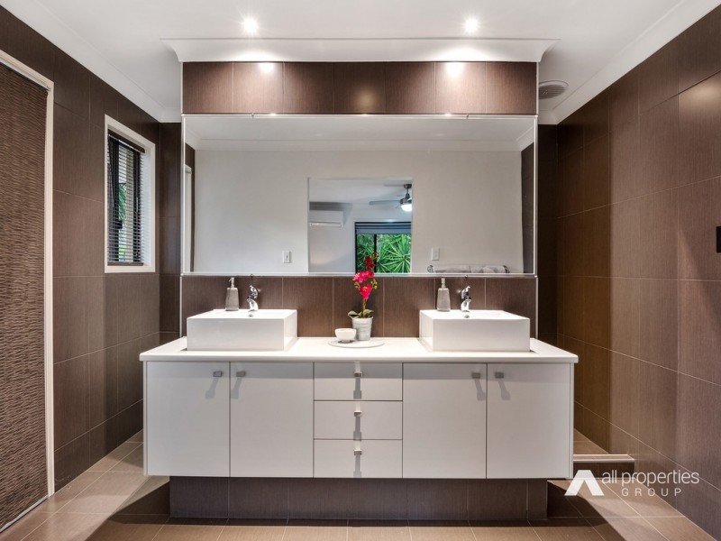 12-14 Goldfinch Court, Greenbank QLD 4124