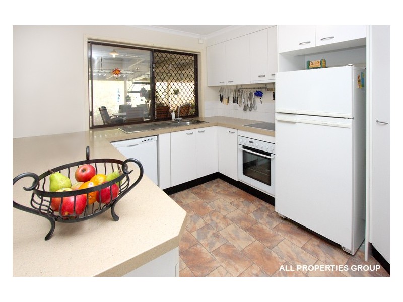 37 Parkroyal Crescent, Regents Park QLD 4118