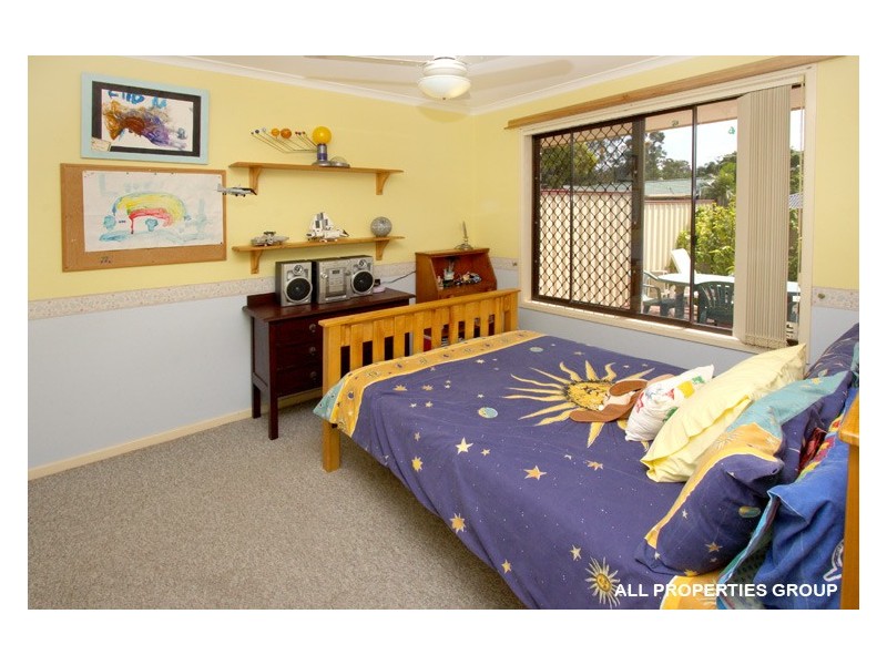 37 Parkroyal Crescent, Regents Park QLD 4118