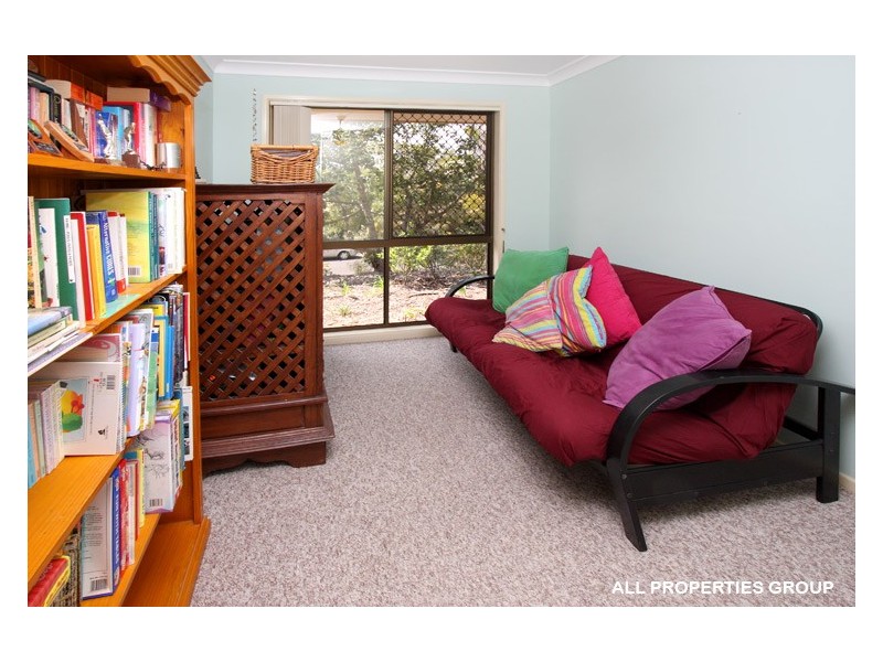 37 Parkroyal Crescent, Regents Park QLD 4118