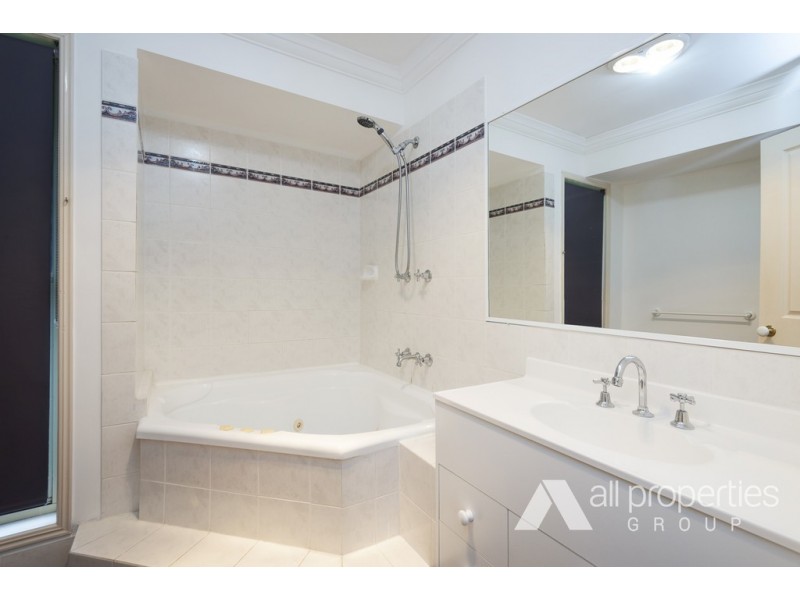 98 REGENCY DRIVE, Regents Park QLD 4118