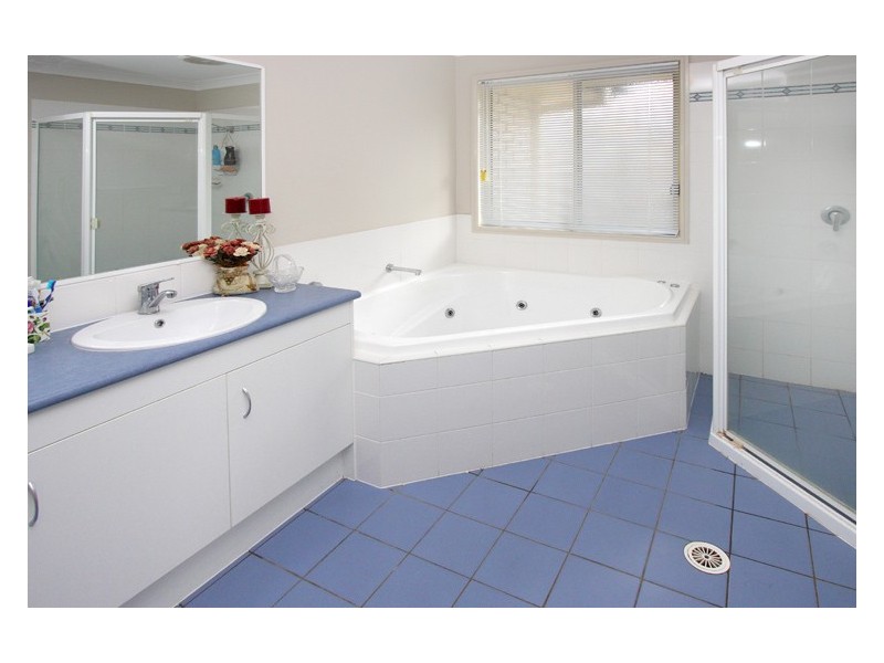 6 Gippsland Circuit, Forest Lake QLD 4078