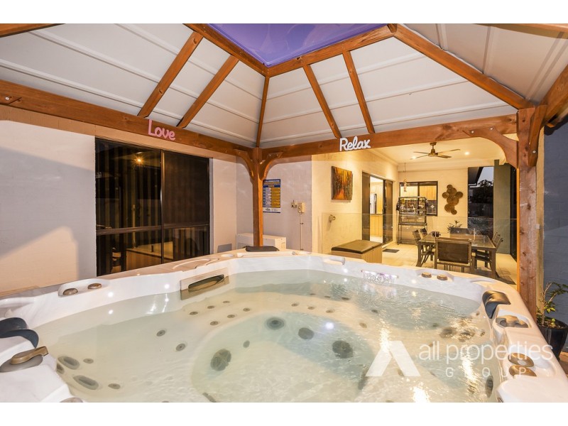 10 THAMES DRIVE, Regents Park QLD 4118