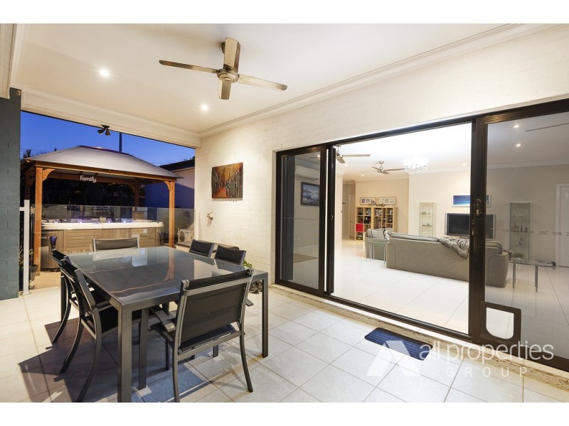 10 THAMES DRIVE, Regents Park QLD 4118