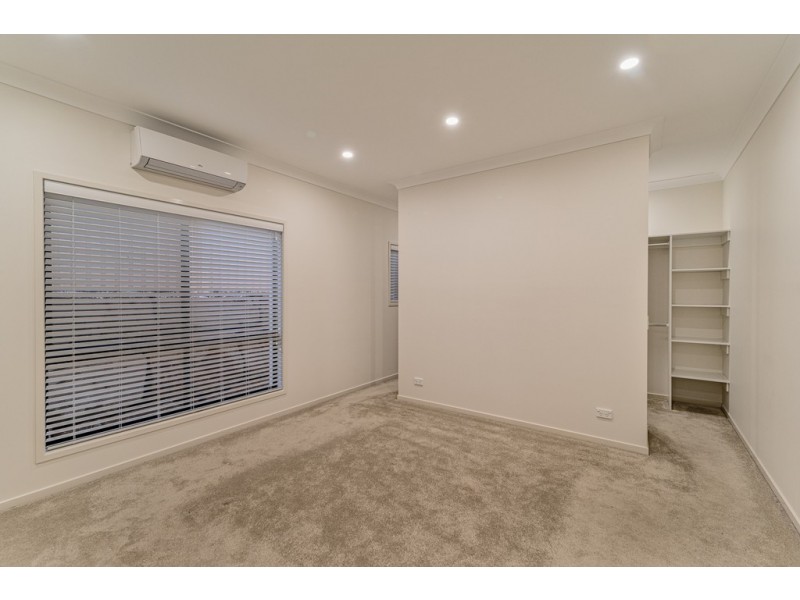 8 Jacaranda Cr, Drewvale QLD 4116