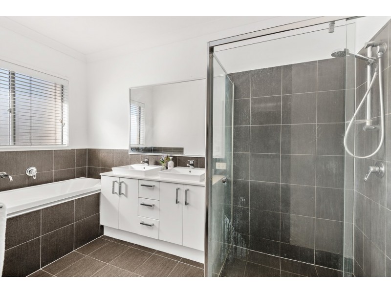 12 Tanglin St, Crestmead QLD 4132