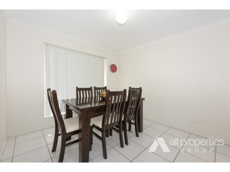 5 TAMSIN CT, Regents Park QLD 4118