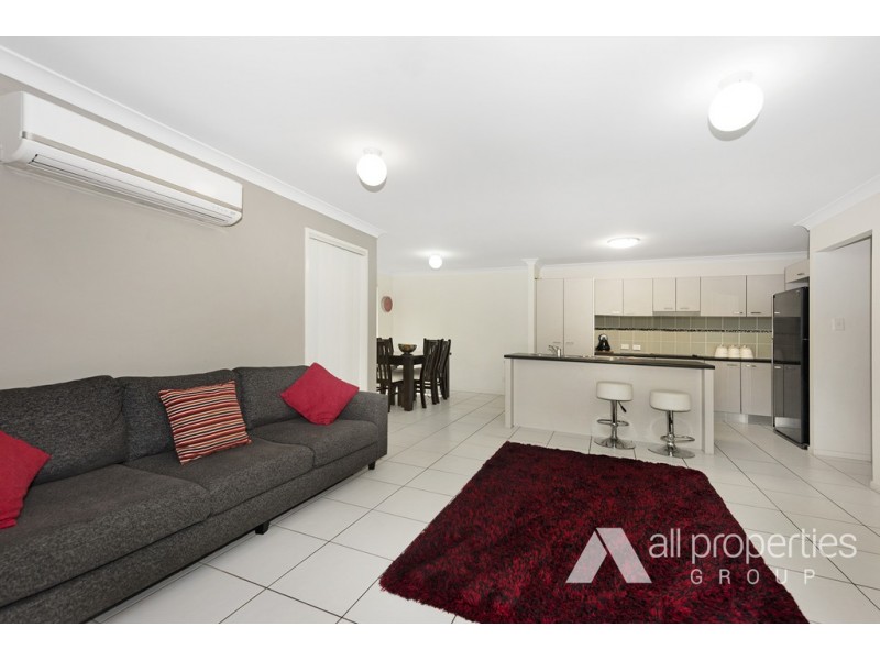 5 TAMSIN CT, Regents Park QLD 4118