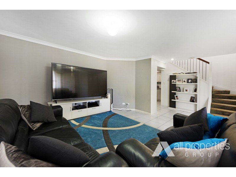 5 TAMSIN CT, Regents Park QLD 4118