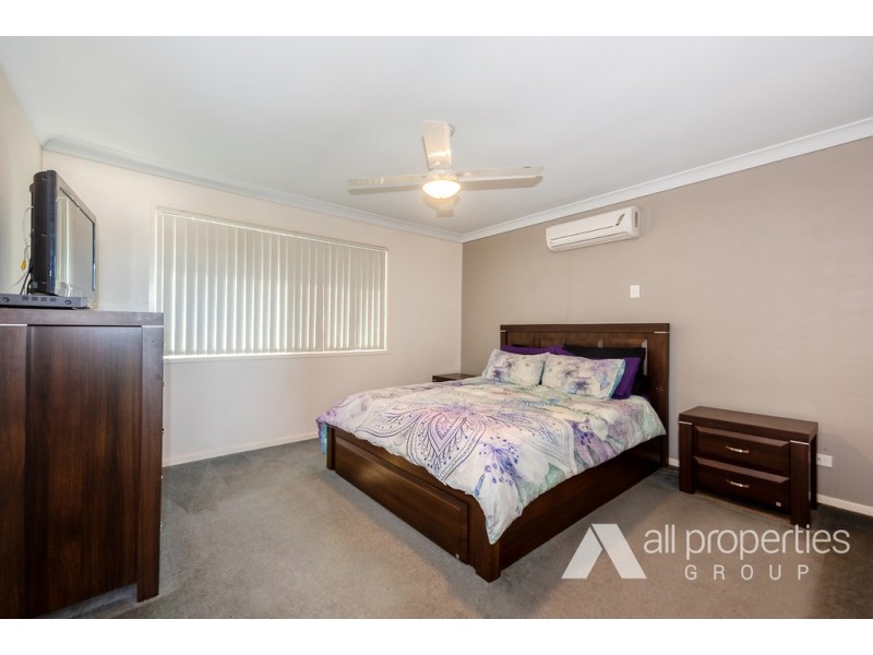 5 TAMSIN CT, Regents Park QLD 4118