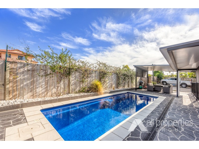 5 TAMSIN CT, Regents Park QLD 4118