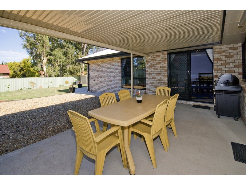 55 Conifer Street, Hillcrest QLD 4118