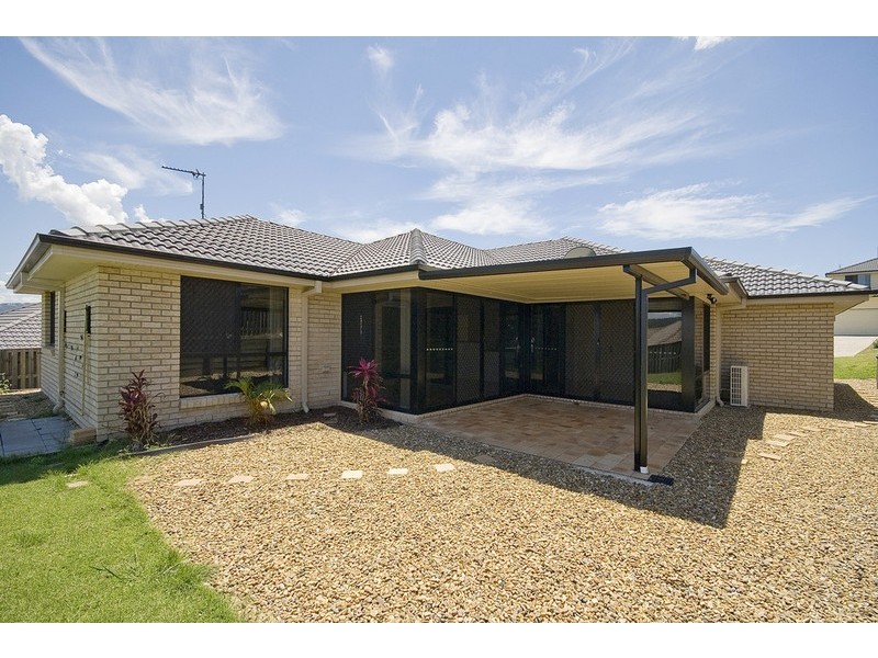 10 Beaumont Crescent, Pacific Pines QLD 4211