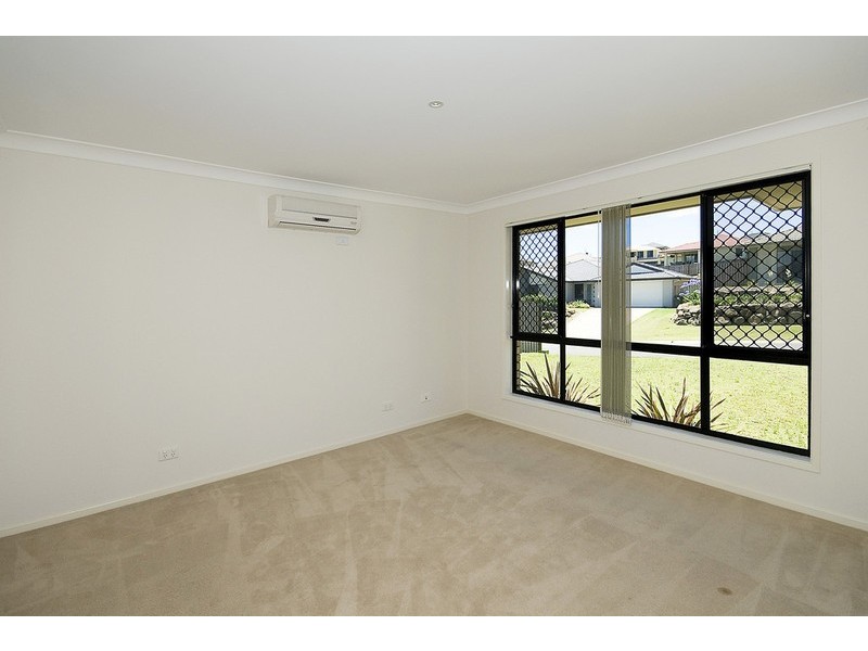 10 Beaumont Crescent, Pacific Pines QLD 4211