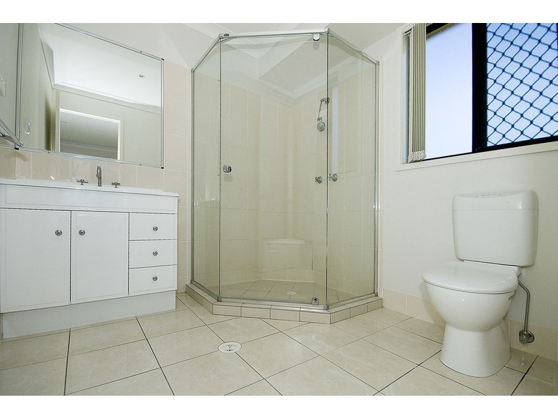 10 Beaumont Crescent, Pacific Pines QLD 4211