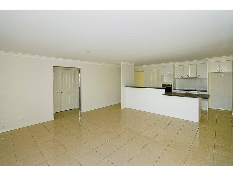 10 Beaumont Crescent, Pacific Pines QLD 4211