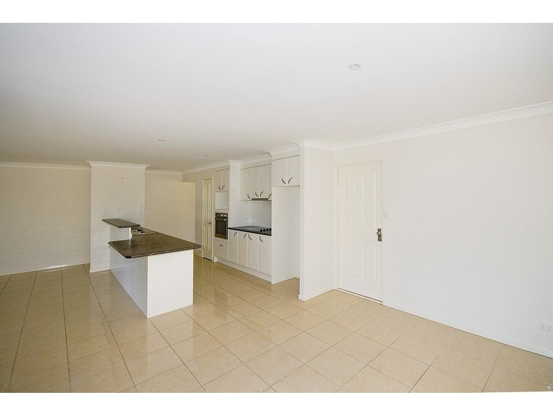 10 Beaumont Crescent, Pacific Pines QLD 4211