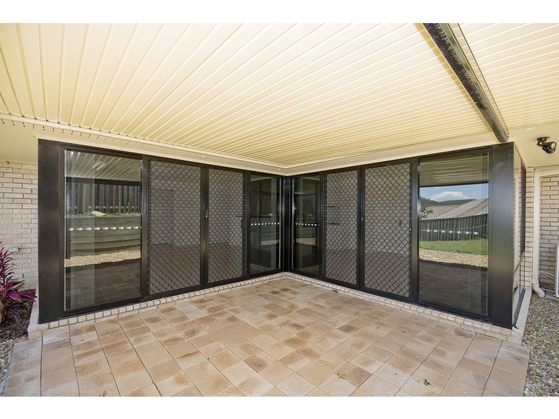 10 Beaumont Crescent, Pacific Pines QLD 4211