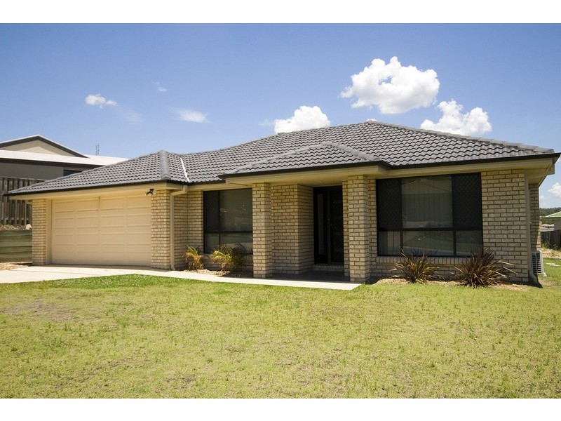 10 Beaumont Crescent, Pacific Pines QLD 4211