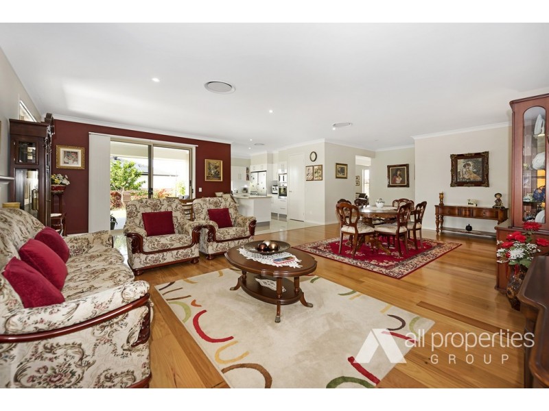 33 MARYLAND DRIVE, Regents Park QLD 4118