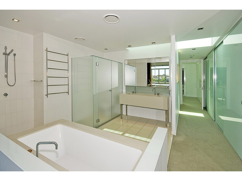 43 Waterline Cres, Bulimba QLD 4171