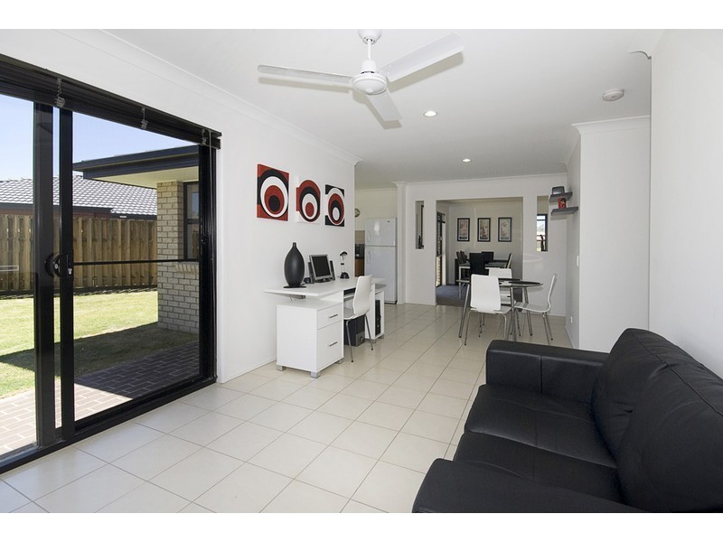 39  Freshwater Dr, Berrinba QLD 4117