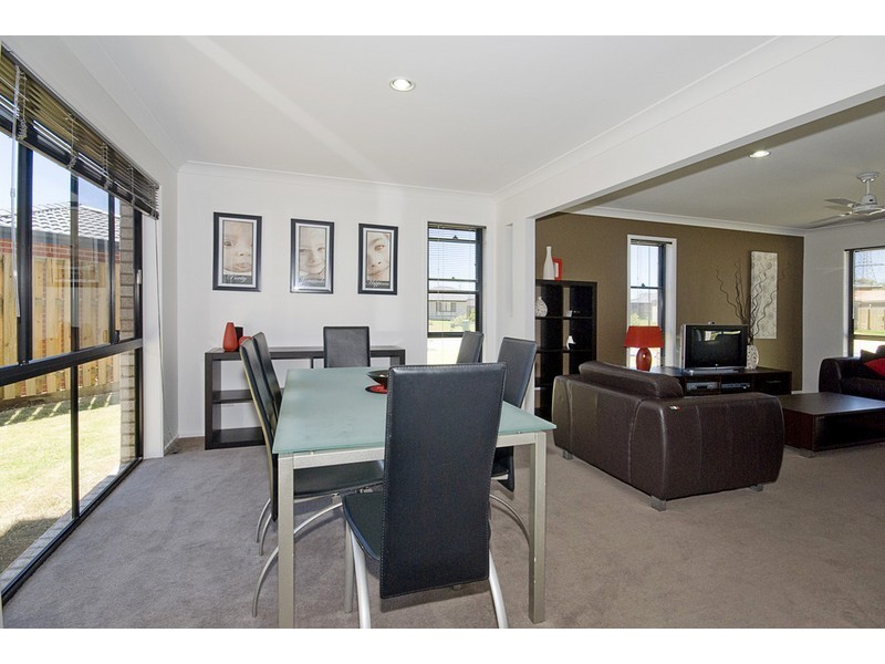 39  Freshwater Dr, Berrinba QLD 4117