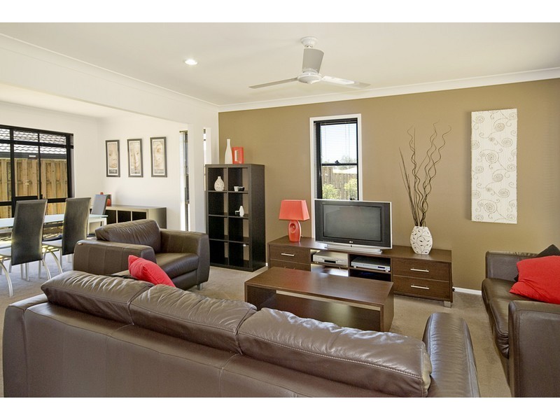 39  Freshwater Dr, Berrinba QLD 4117