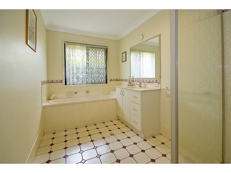 17 Lotusbird Pl, Calamvale QLD 4116