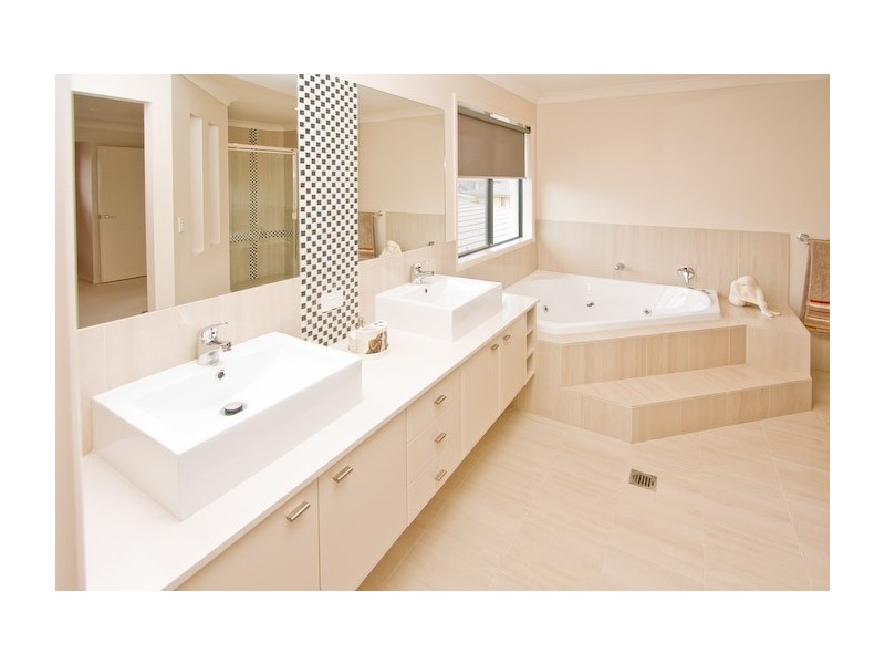 6 Cypress Street, Forest Lake QLD 4078