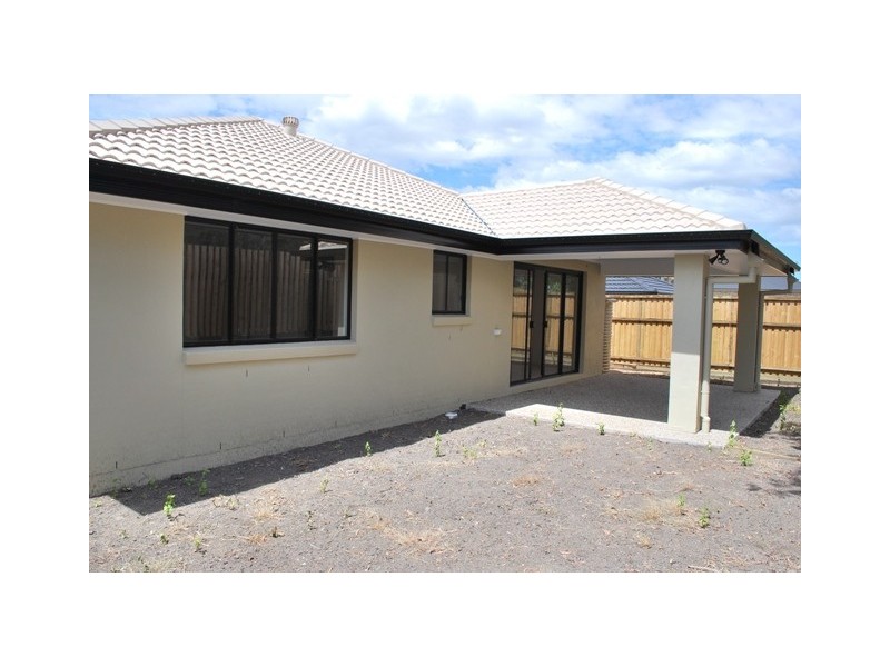 16 Sandalwood Street, Heathwood QLD 4110