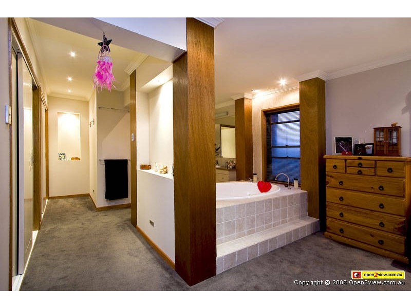 20 Ascot Avenue, Forest Lake QLD 4078