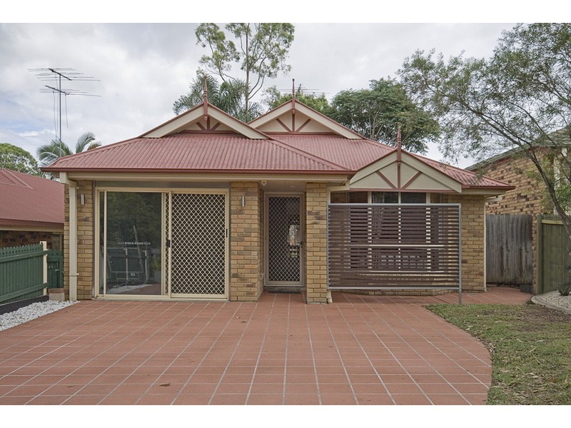 8 Lawson Pl, Forest Lake QLD 4078