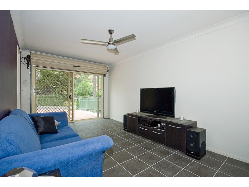 8 Lawson Pl, Forest Lake QLD 4078