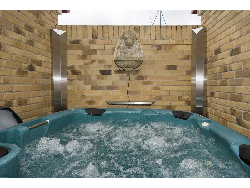 8 Lawson Pl, Forest Lake QLD 4078