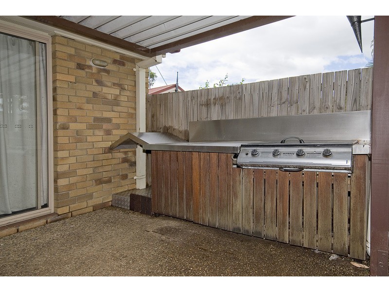 8 Lawson Pl, Forest Lake QLD 4078