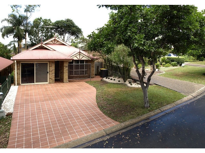 8 Lawson Pl, Forest Lake QLD 4078