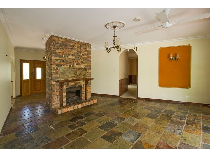 64 Paradise Road, Forestdale QLD 4118