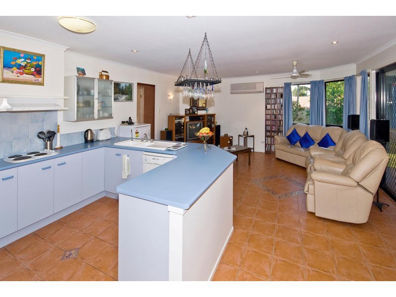 13 Carlos Street, Hillcrest QLD 4118