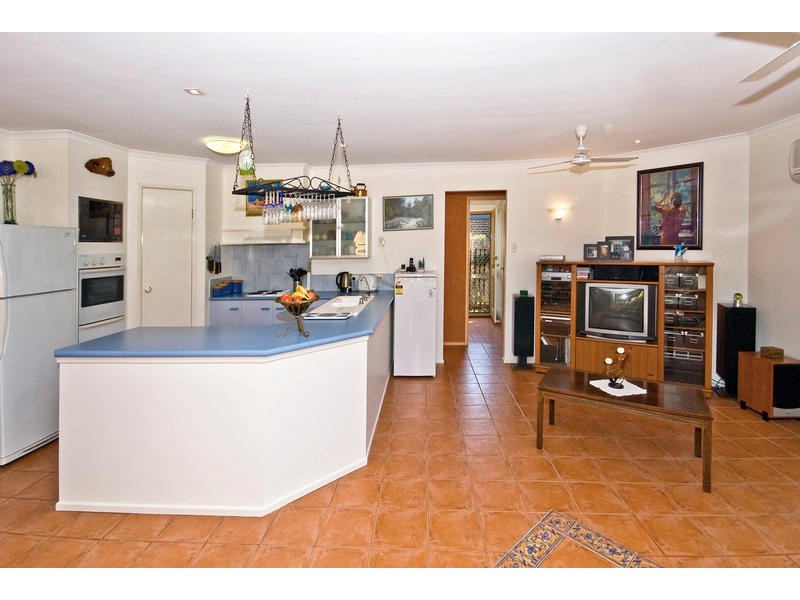 13 Carlos Street, Hillcrest QLD 4118