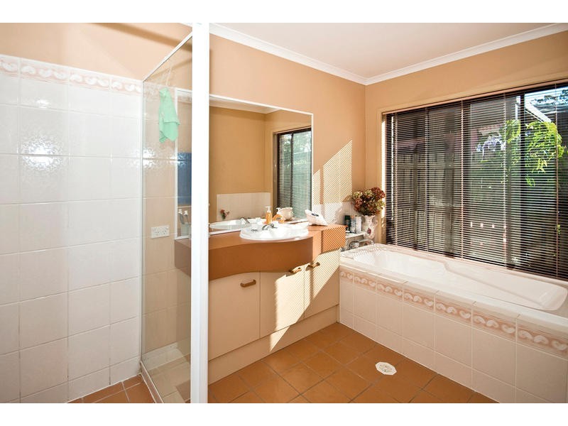 13 Carlos Street, Hillcrest QLD 4118