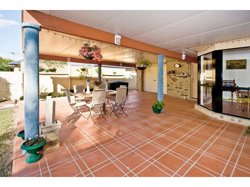 13 Carlos Street, Hillcrest QLD 4118