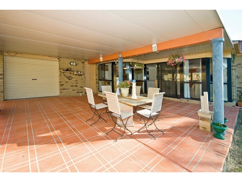 13 Carlos Street, Hillcrest QLD 4118